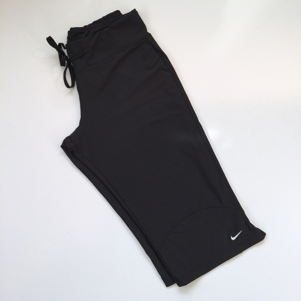 Nike Black Crop Workout Athletic pants EUC size L
